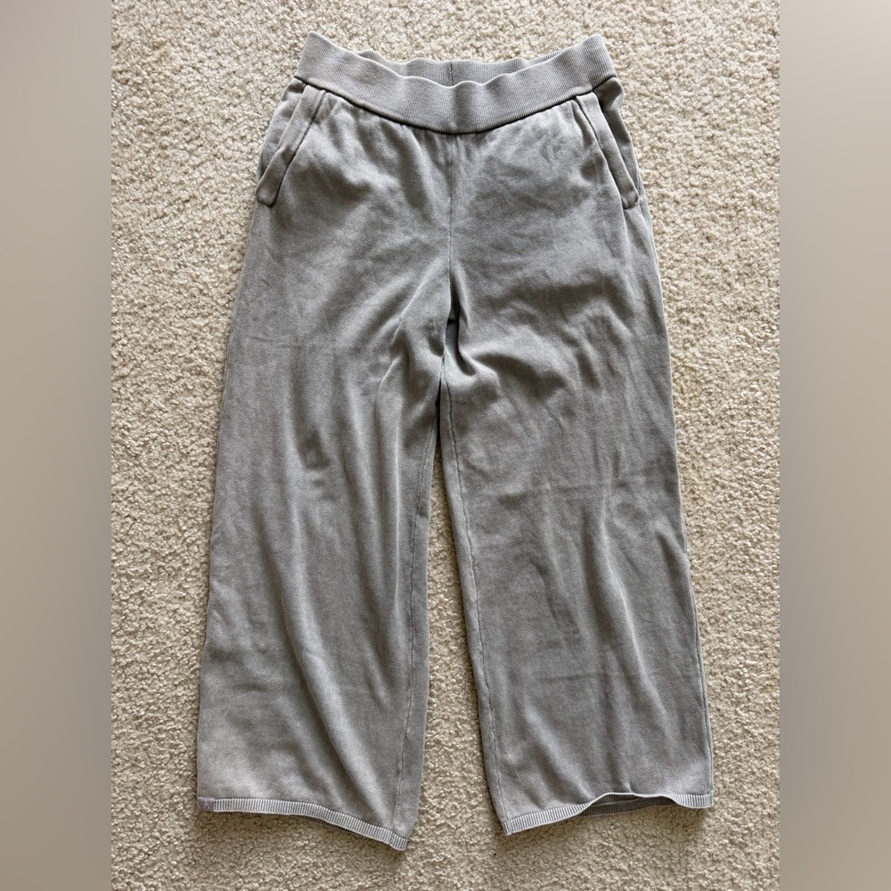 Like new barefoot dreams wide legged cropped sweatpants small olive taupe
